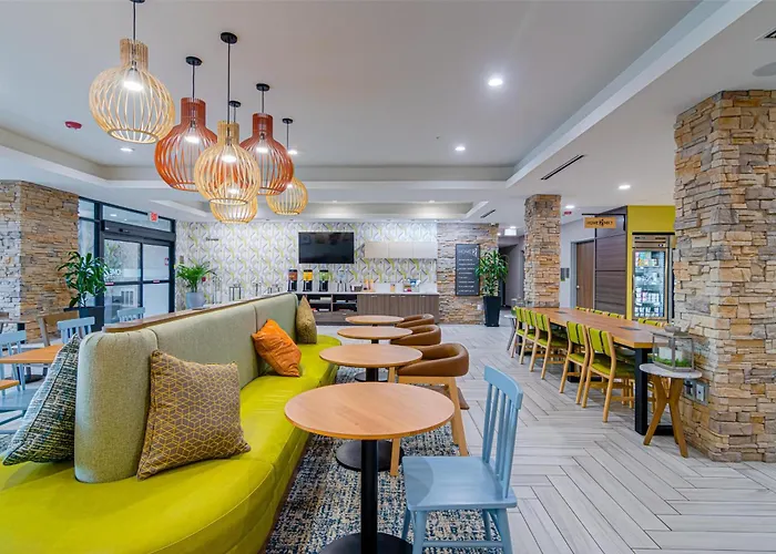 Отель Home2 By Hilton Chicago 3*