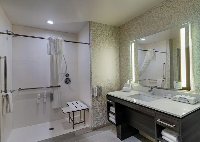 Home2 By Hilton Chicago Отель